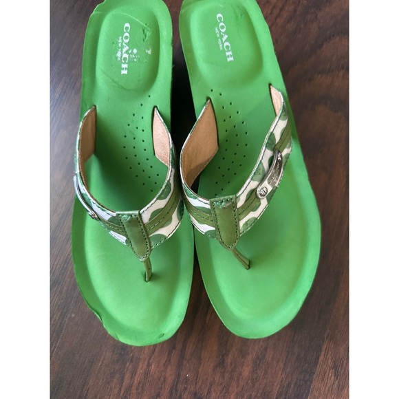 Coach Green Wedge Thong Sandals Polka Dot Accents Comfortable Summer Size 9.5 - Picture 2 of 7